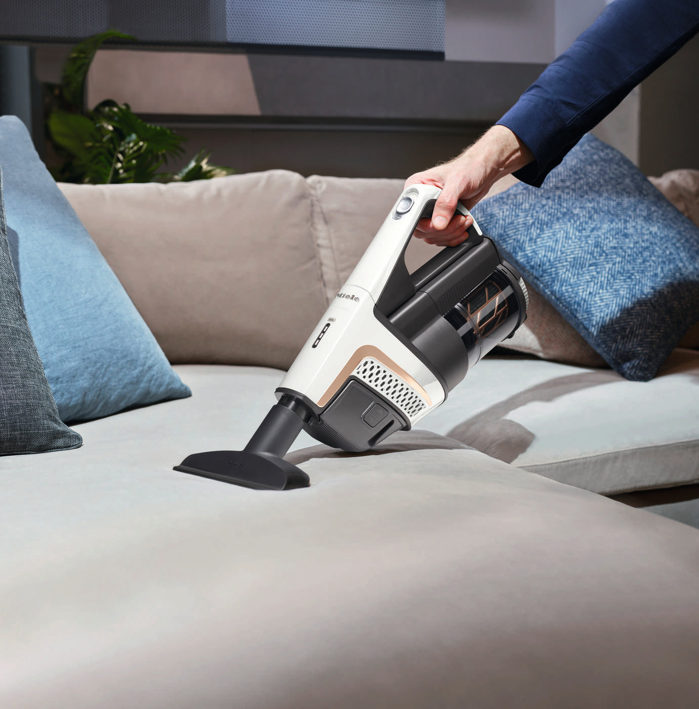 Triflex HX2 Lotus White Cordless Stick Vacuum